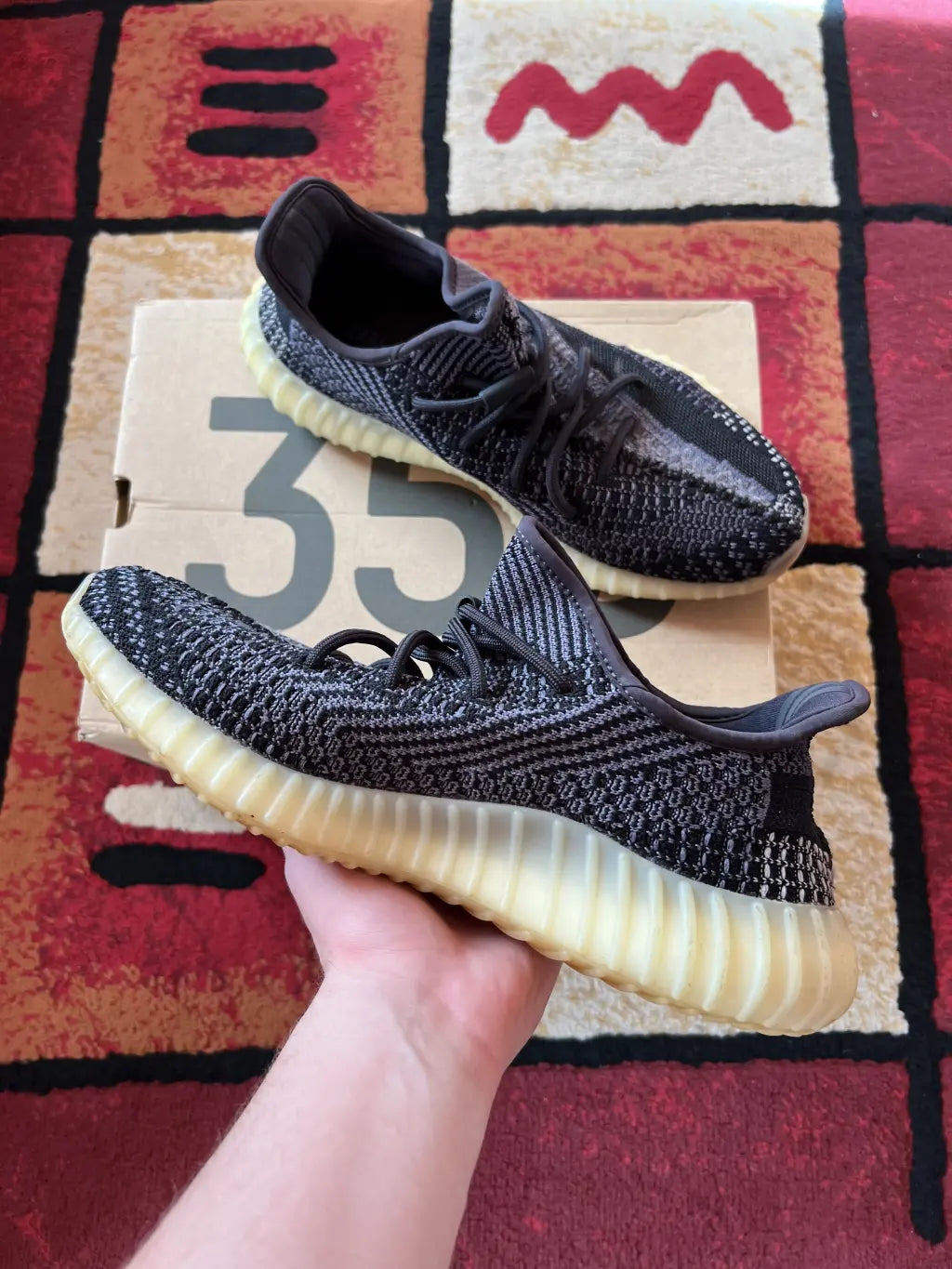 Yeezy Boost 350 V2 Carbon EU44