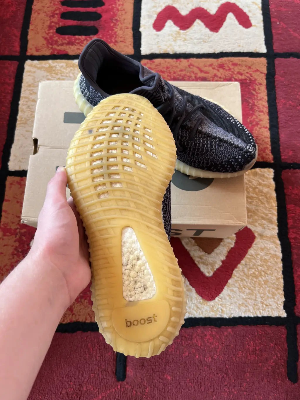 Yeezy Boost 350 V2 Carbon EU44