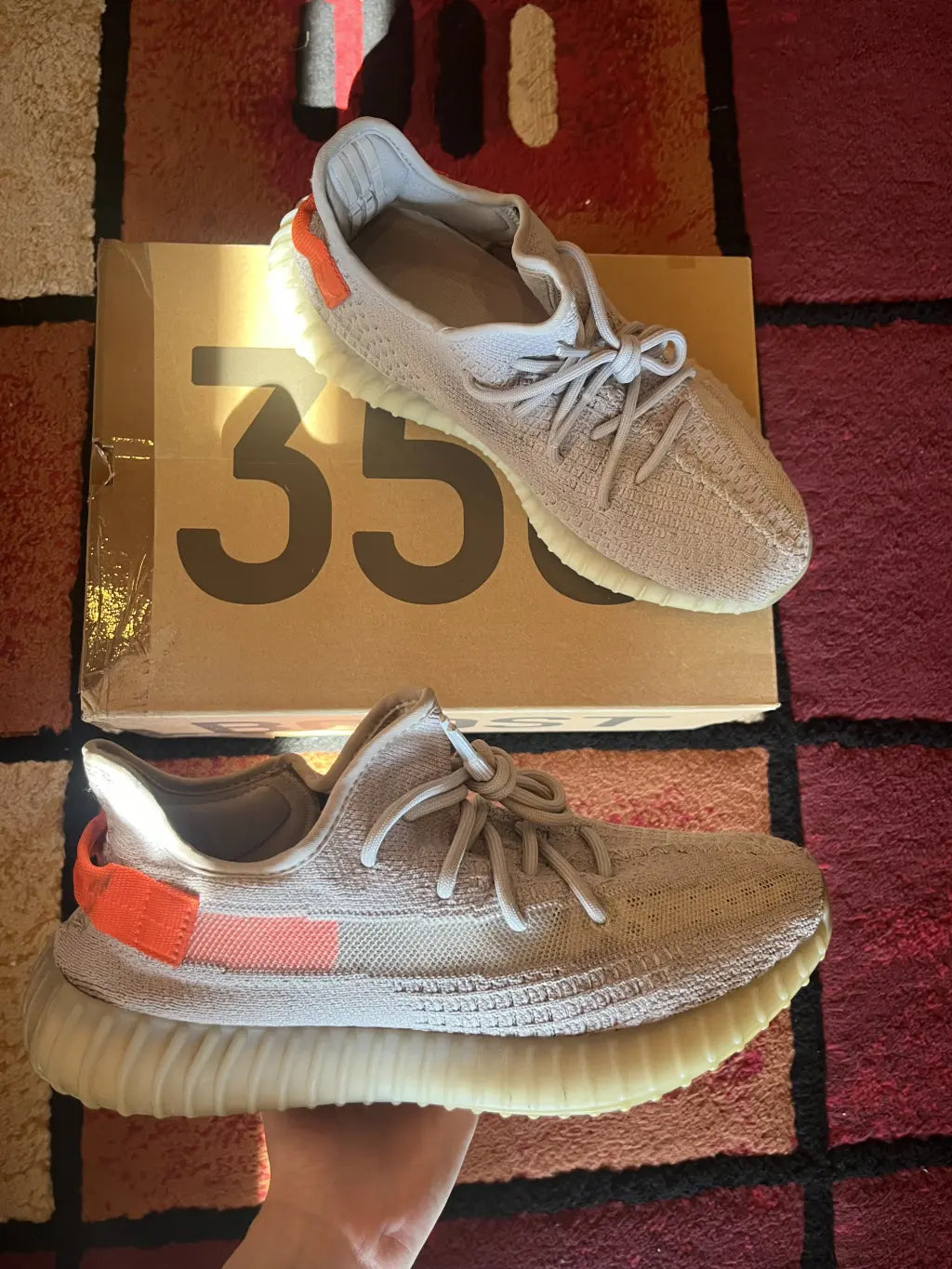 Adidas Yeezy Boost 350 V2 Tail Light EU43 1/3